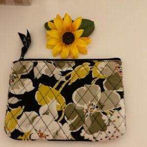 Lovely Vera Bradley Cosmetic Bag 💛 “Dogwood” 🧡